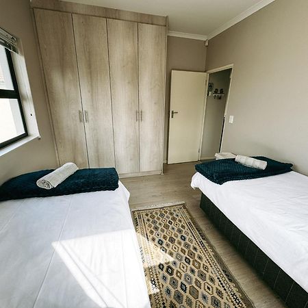 Nemesia Court Apartment Durbanville Bagian luar foto
