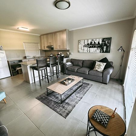 Nemesia Court Apartment Durbanville Bagian luar foto