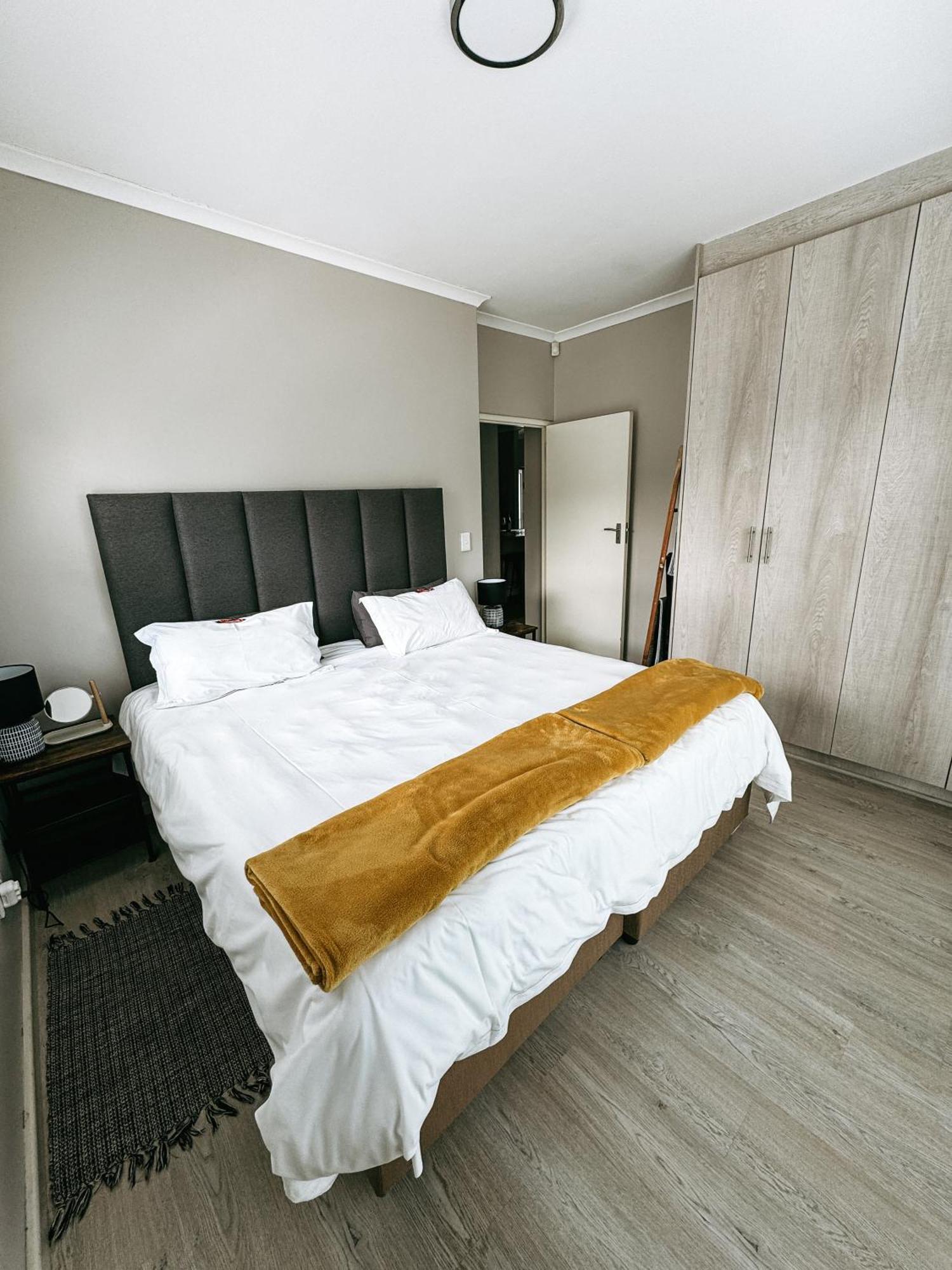 Nemesia Court Apartment Durbanville Bagian luar foto