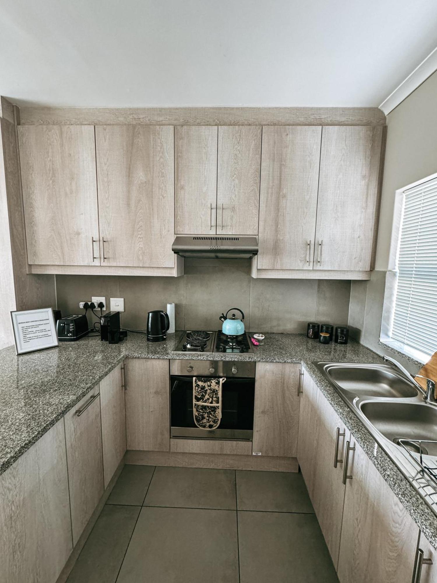 Nemesia Court Apartment Durbanville Bagian luar foto