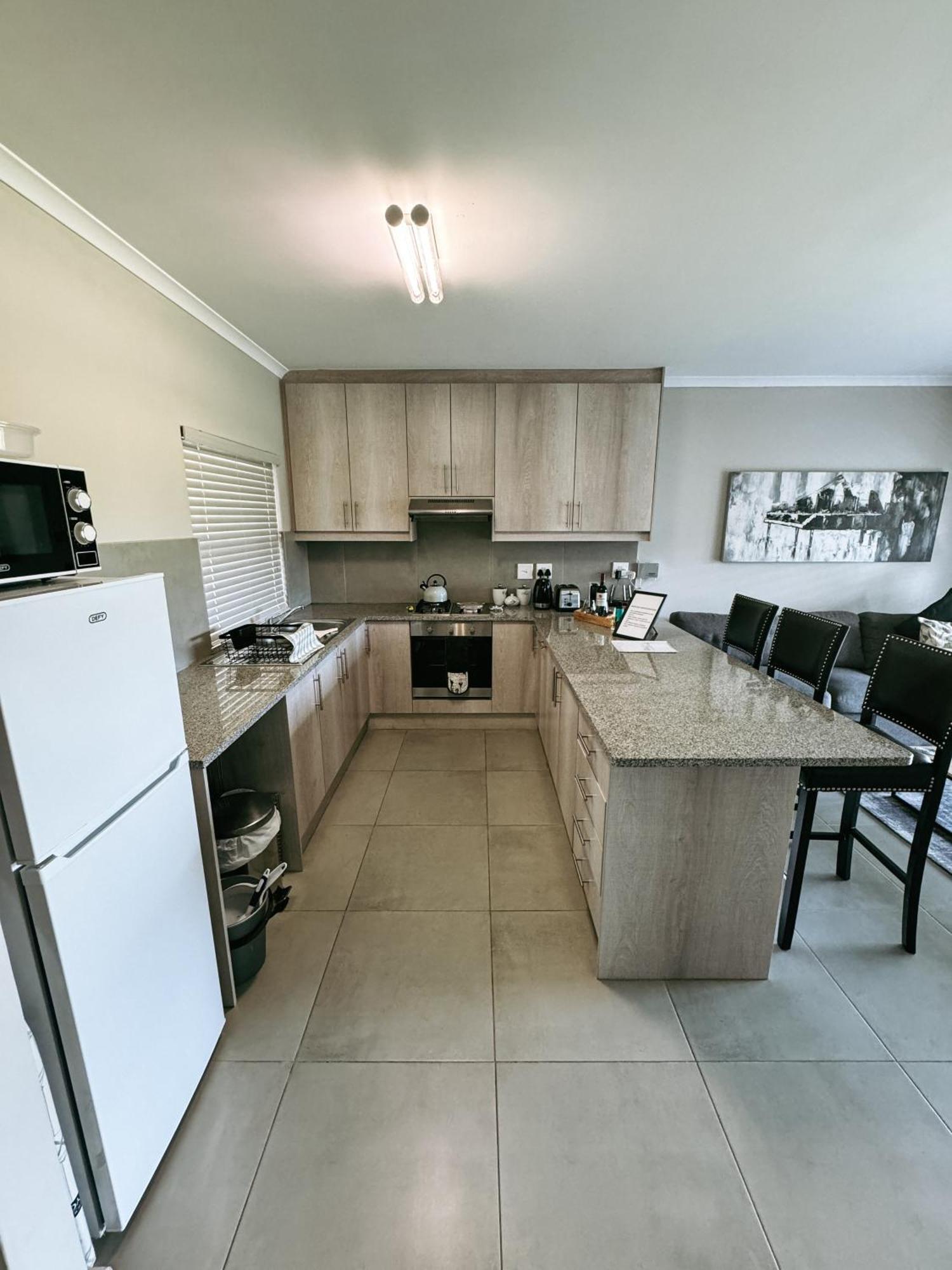 Nemesia Court Apartment Durbanville Bagian luar foto