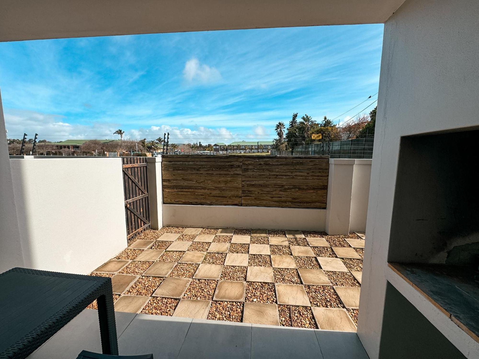 Nemesia Court Apartment Durbanville Bagian luar foto