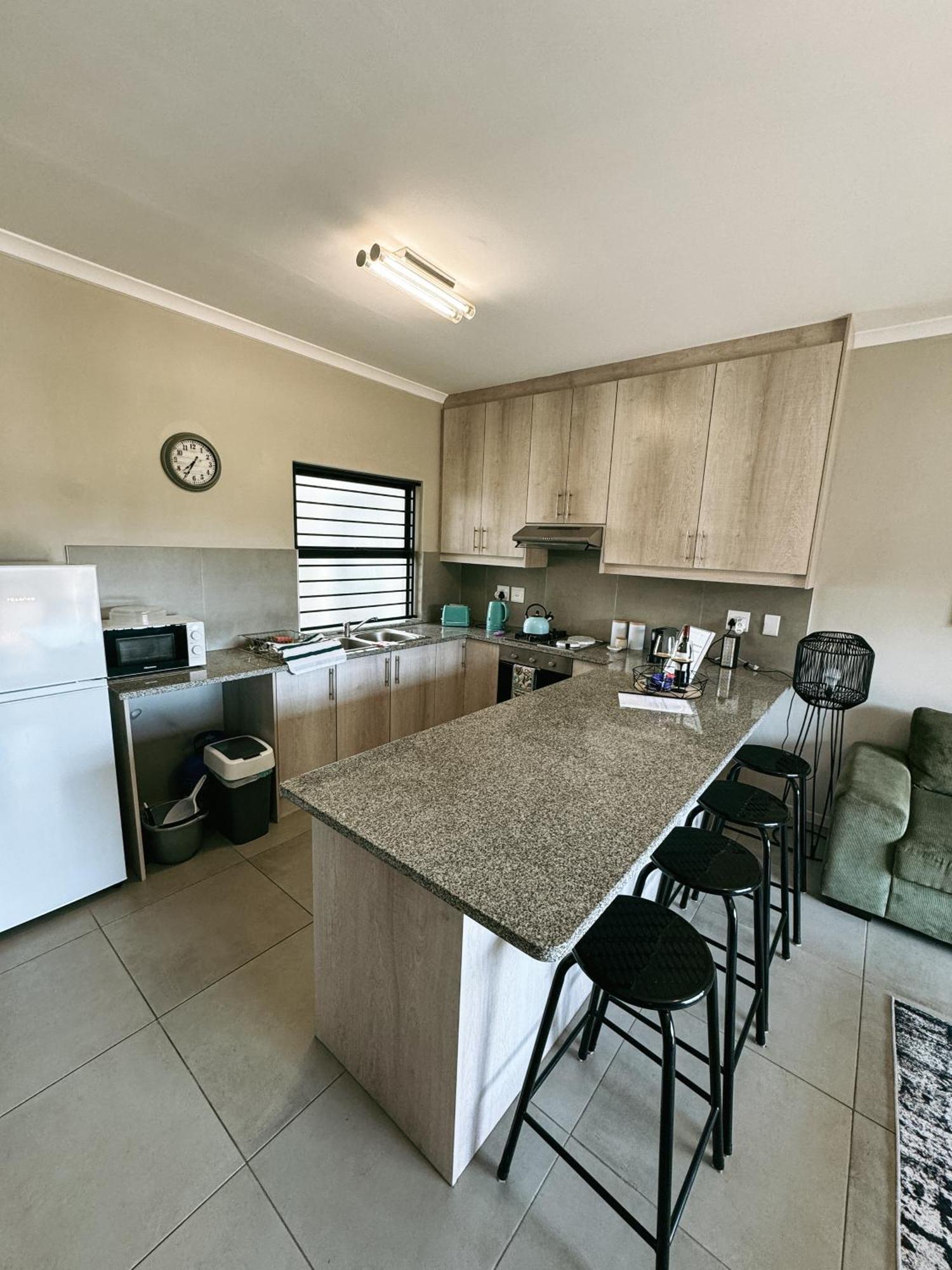 Nemesia Court Apartment Durbanville Bagian luar foto