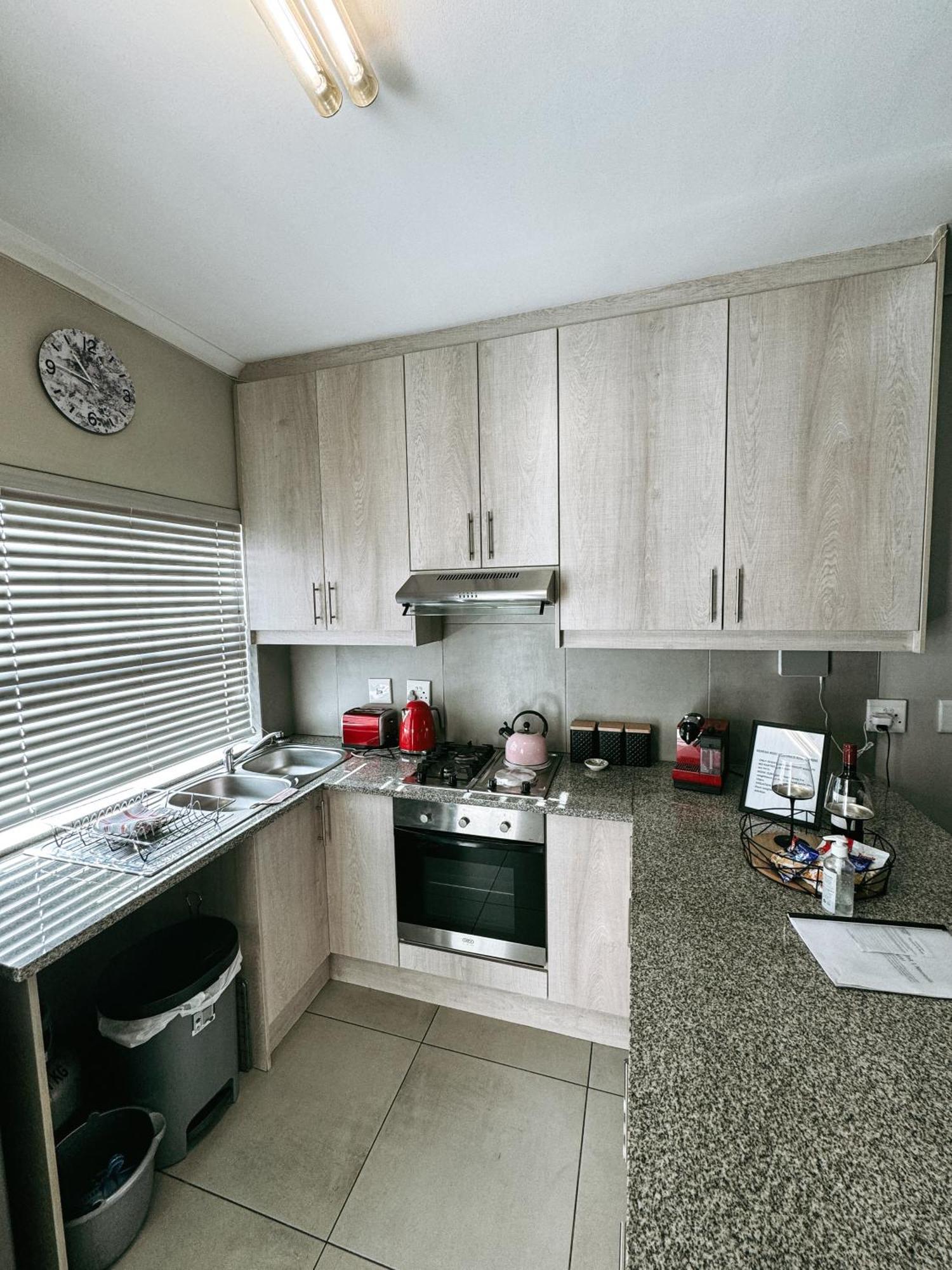 Nemesia Court Apartment Durbanville Bagian luar foto
