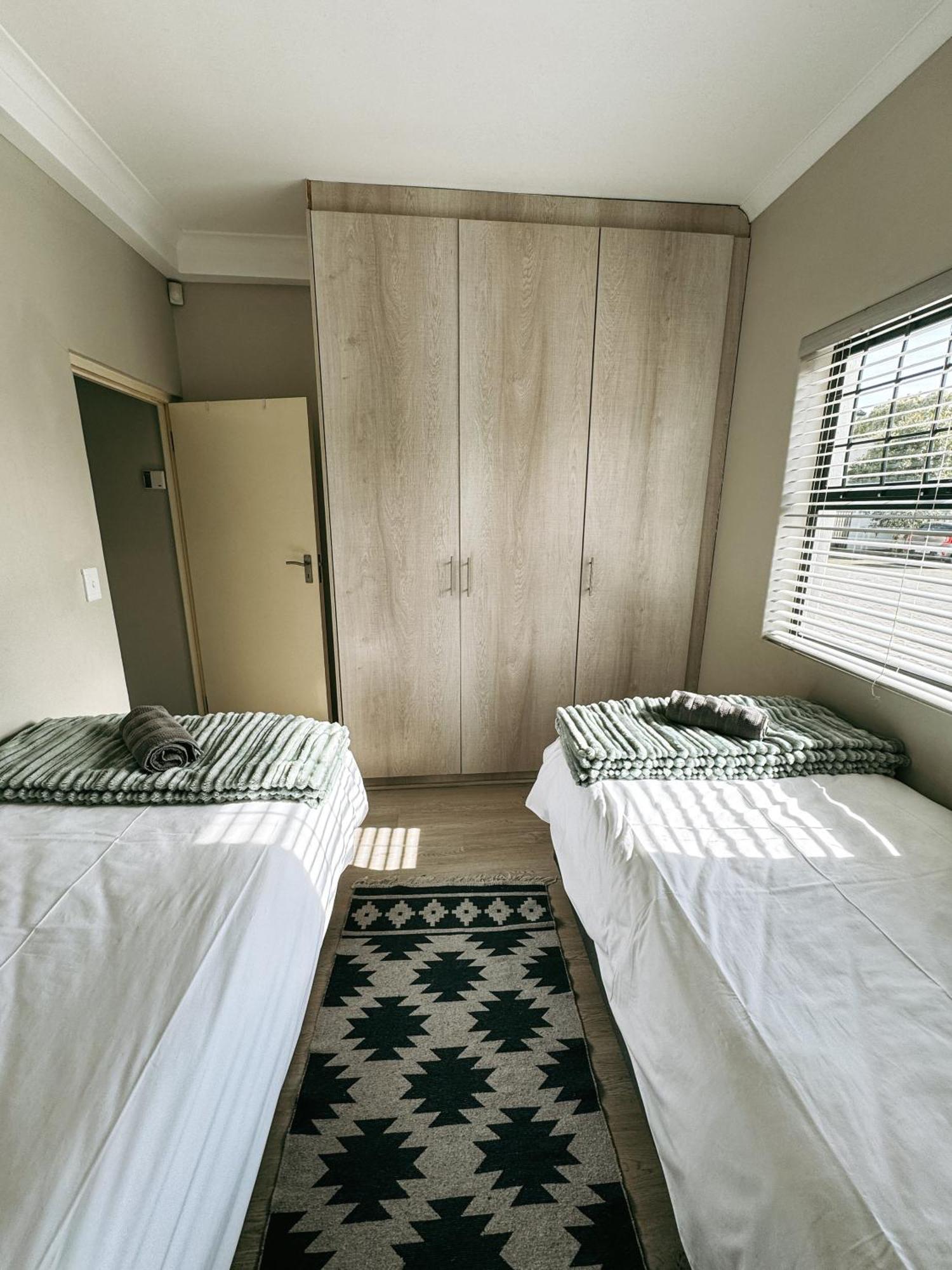 Nemesia Court Apartment Durbanville Bagian luar foto