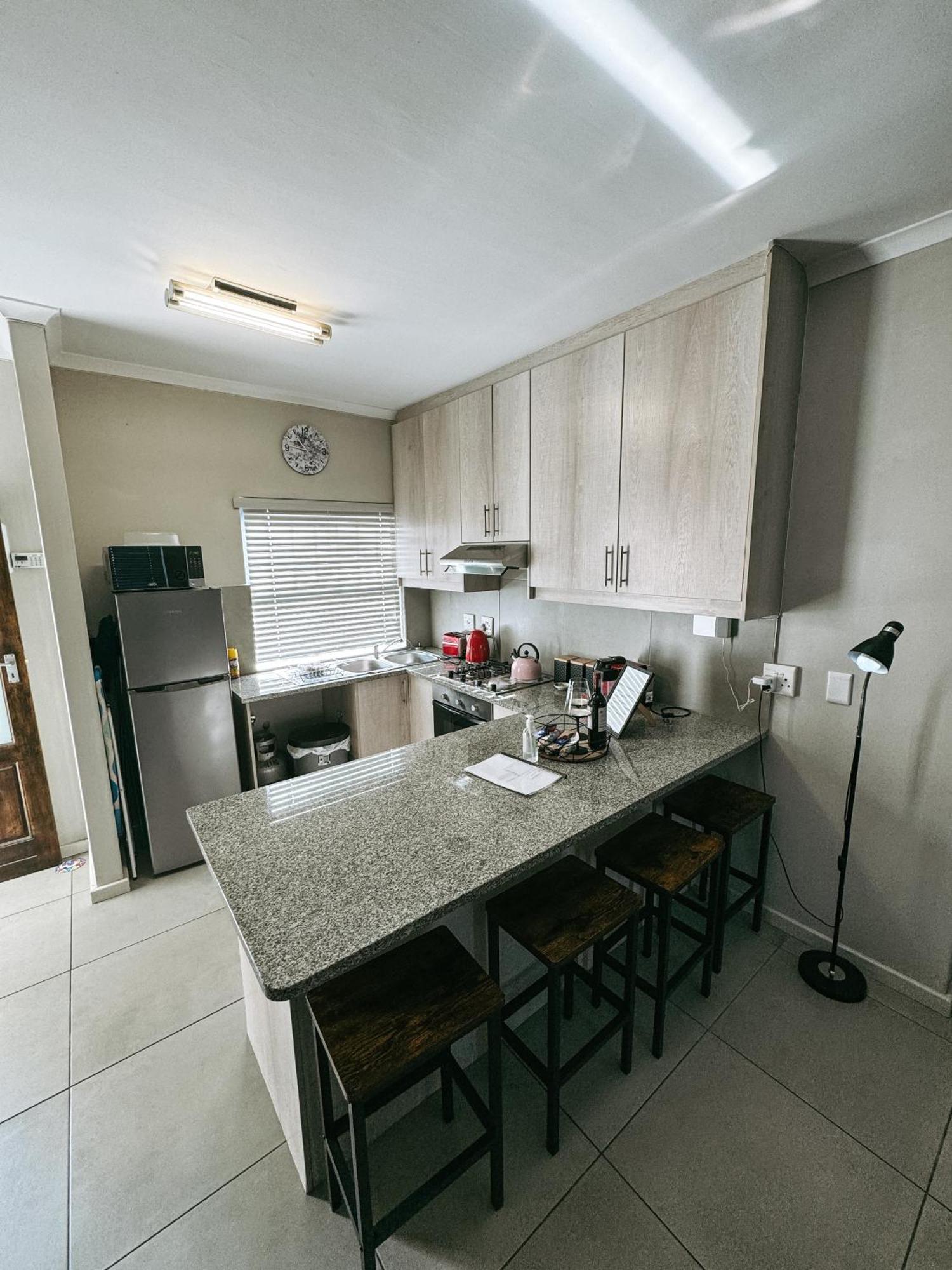 Nemesia Court Apartment Durbanville Bagian luar foto