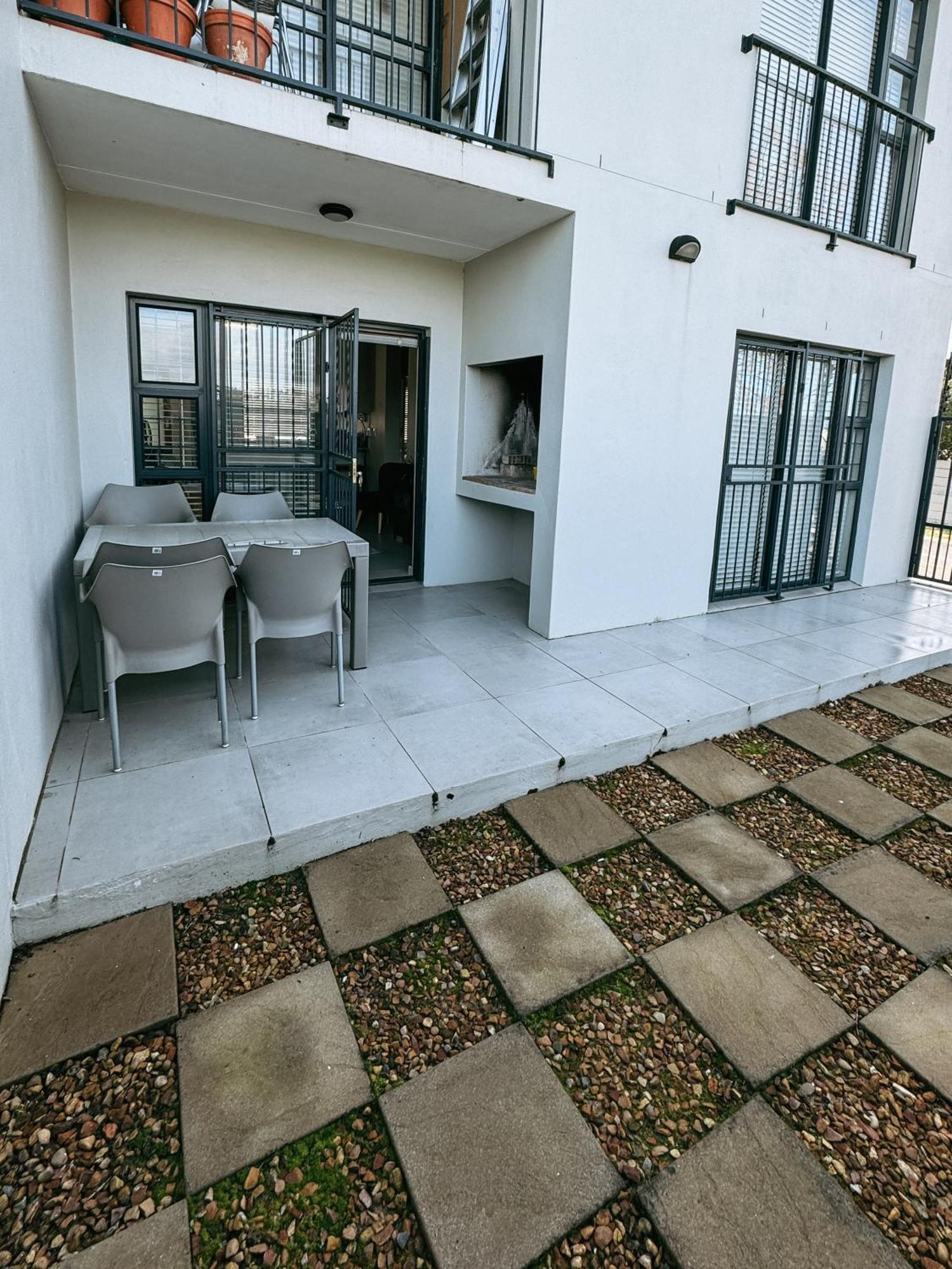 Nemesia Court Apartment Durbanville Bagian luar foto